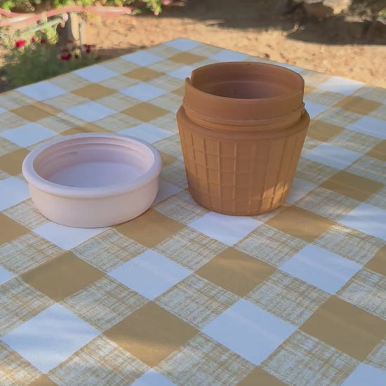 PintPod Portable Ice Cream Cooler, instructional video showing how to use cooler, Ice Cream Pint Cooler, Ice Cream Portable Cooler